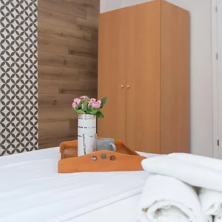 Sunny And Modern 1bdr In The Center Apartment *