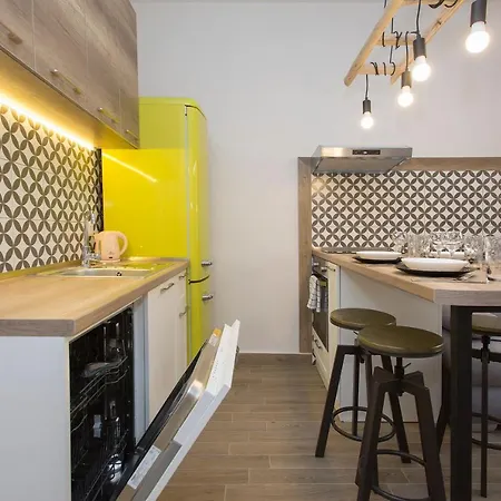 Sunny And Modern 1bdr In The Center Apartment *