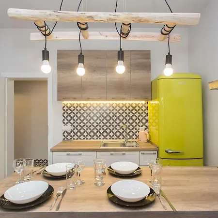 Sunny And Modern 1bdr In The Center Apartment *
